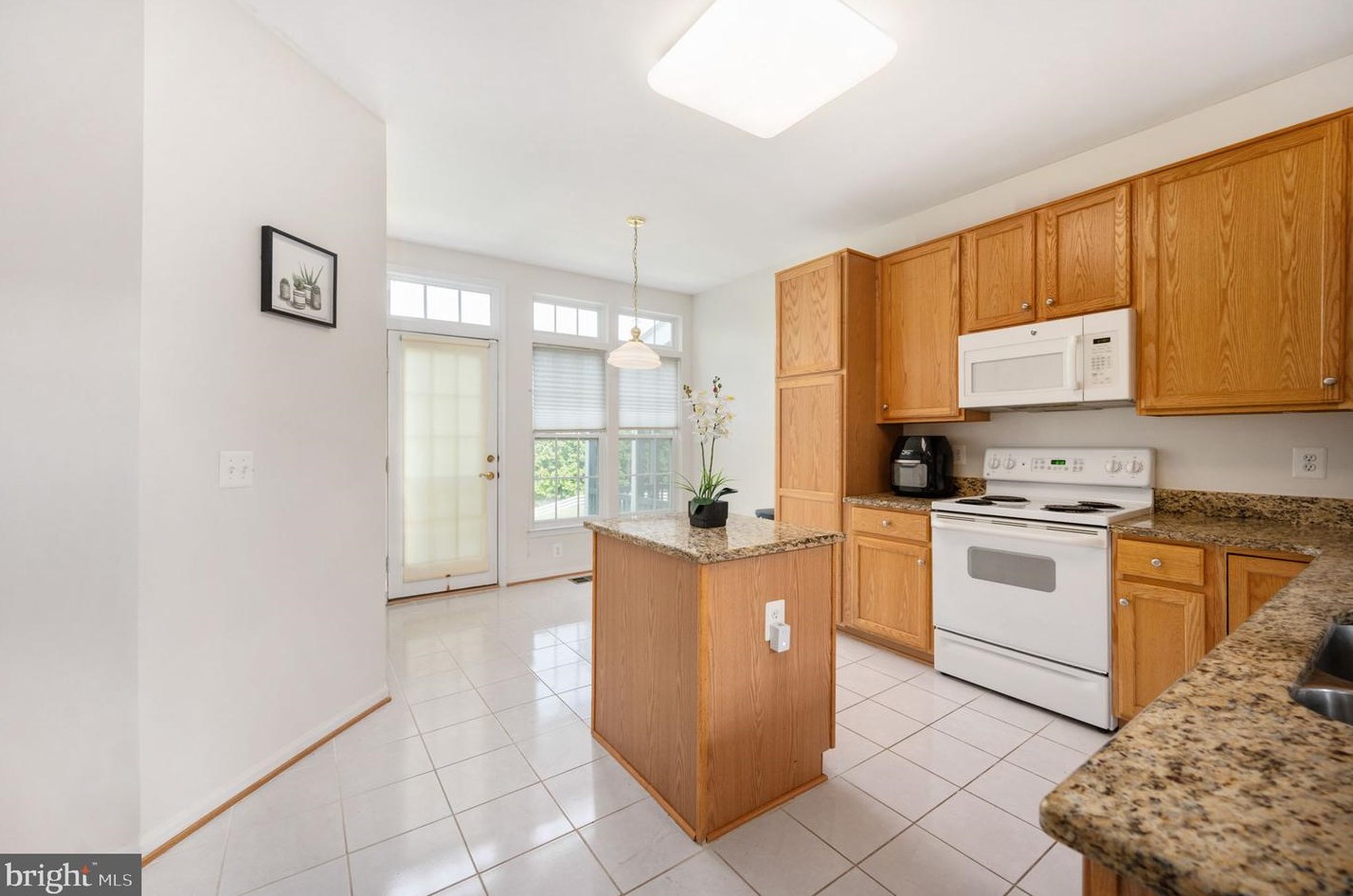 256 Sapphire Ct, Warrenton VA  20186-4340 exterior