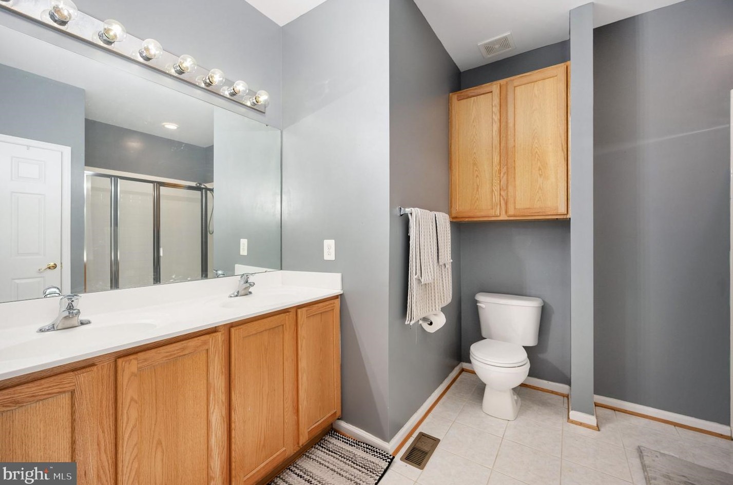 256 Sapphire Ct, Warrenton VA  20186-4340 exterior