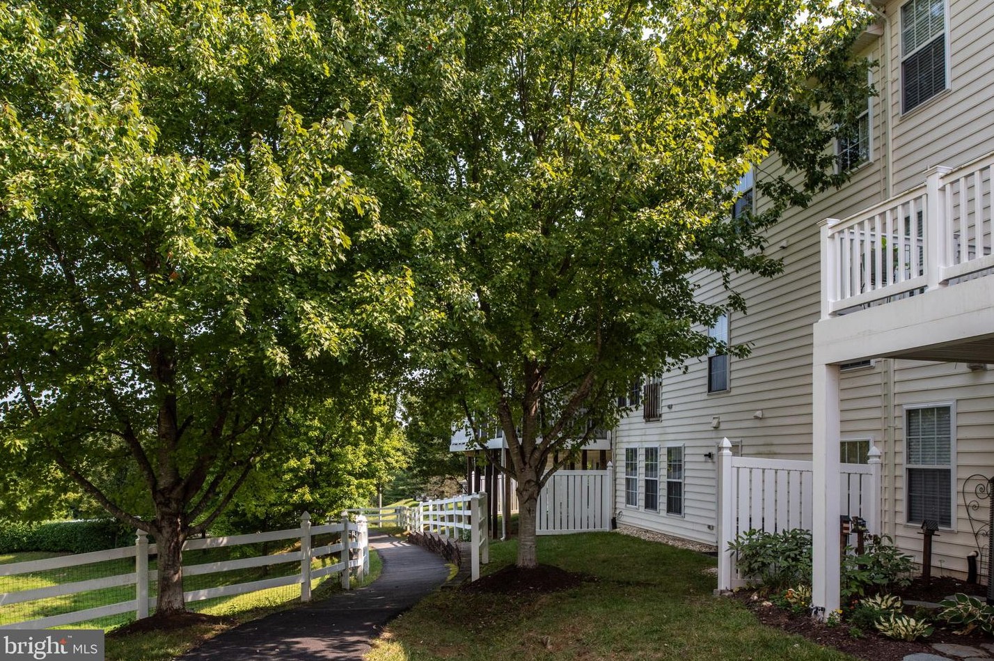 256 Sapphire Ct, Warrenton VA  20186-4340 exterior