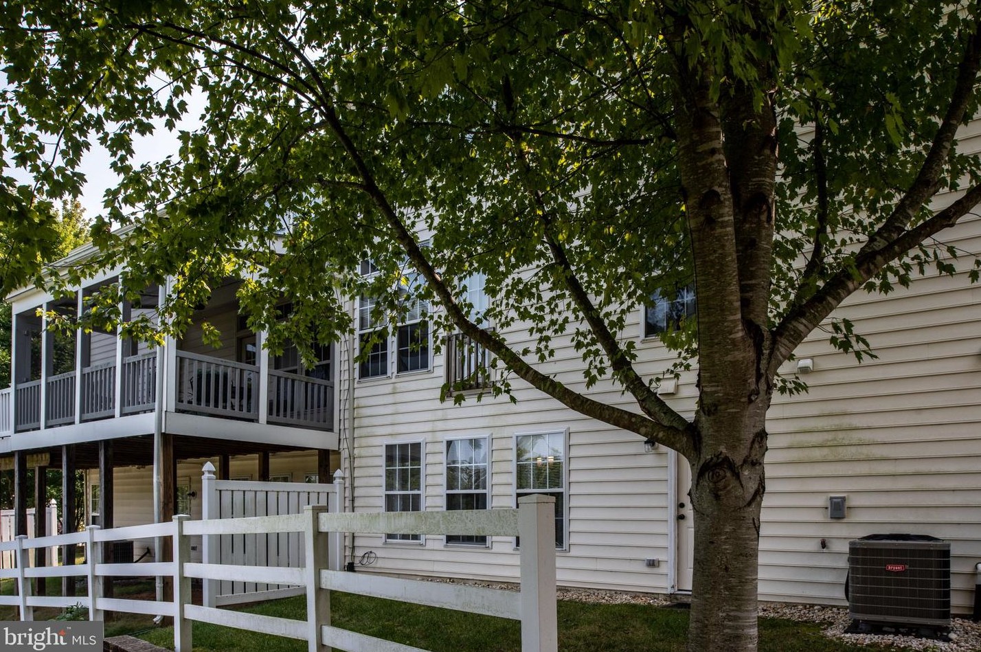 256 Sapphire Ct, Warrenton VA  20186-4340 exterior