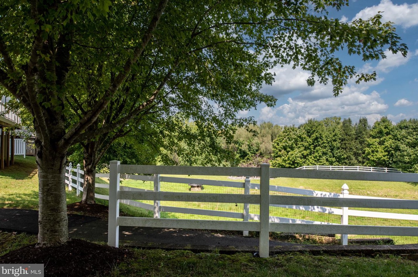 256 Sapphire Ct, Warrenton VA  20186-4340 exterior