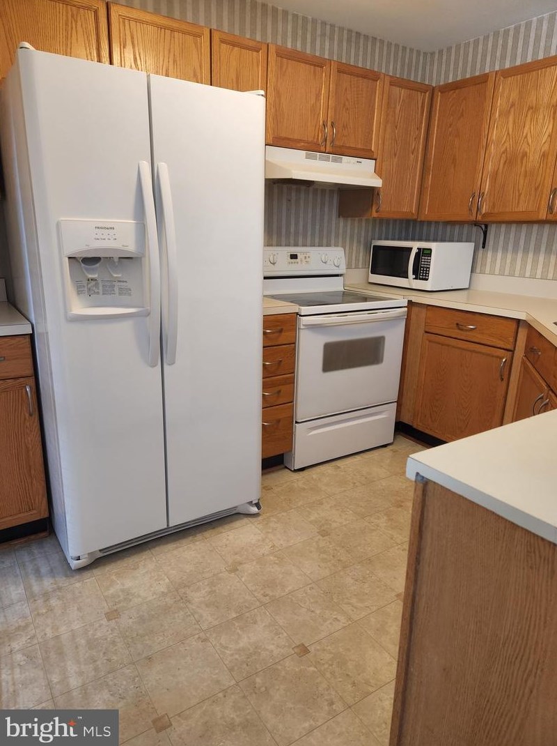 731 Cedar Crest Dr, Warrenton VA  20186-2136 exterior