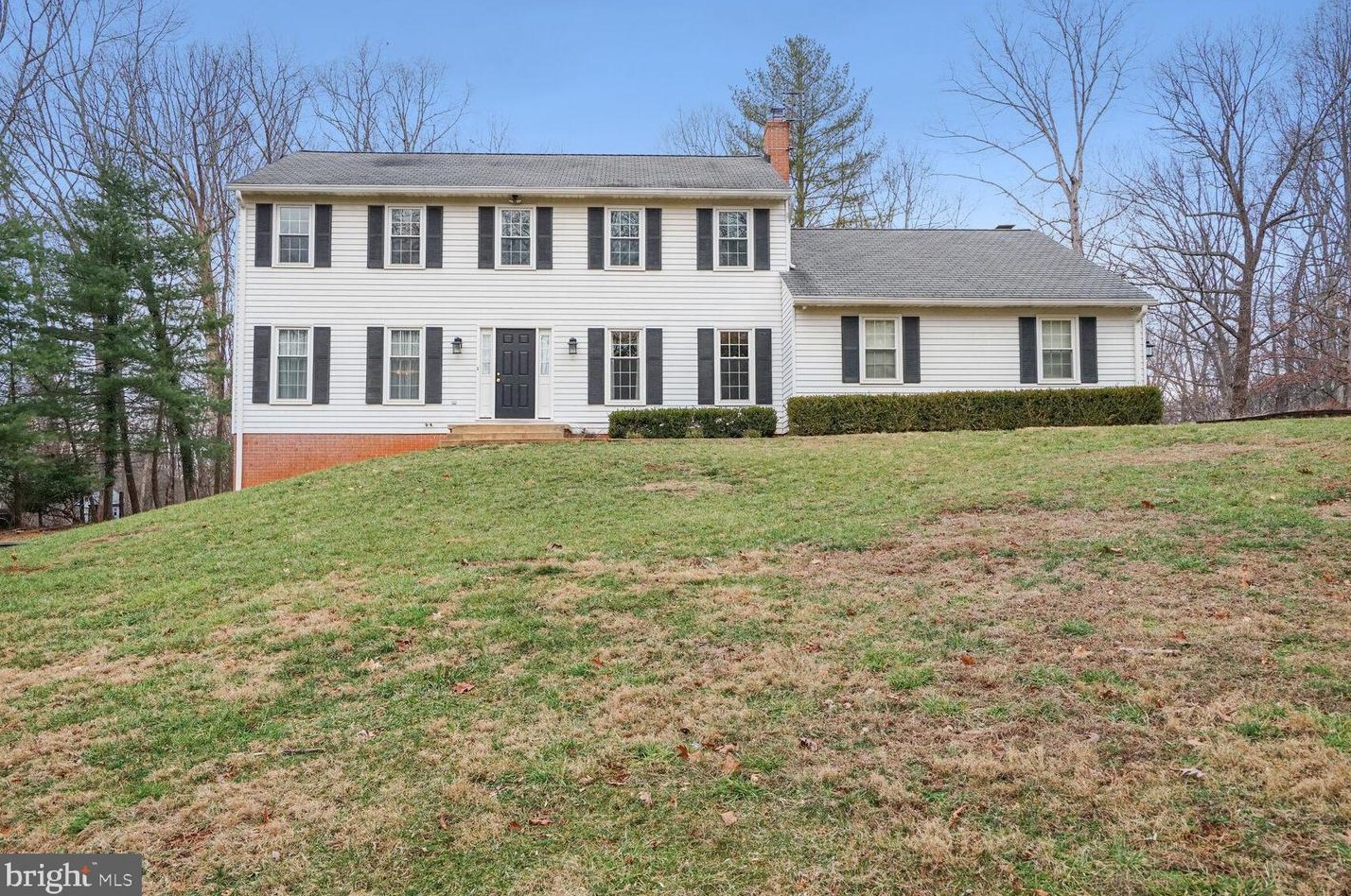7438 Waters Pl, Warrenton VA  20187-7933 exterior