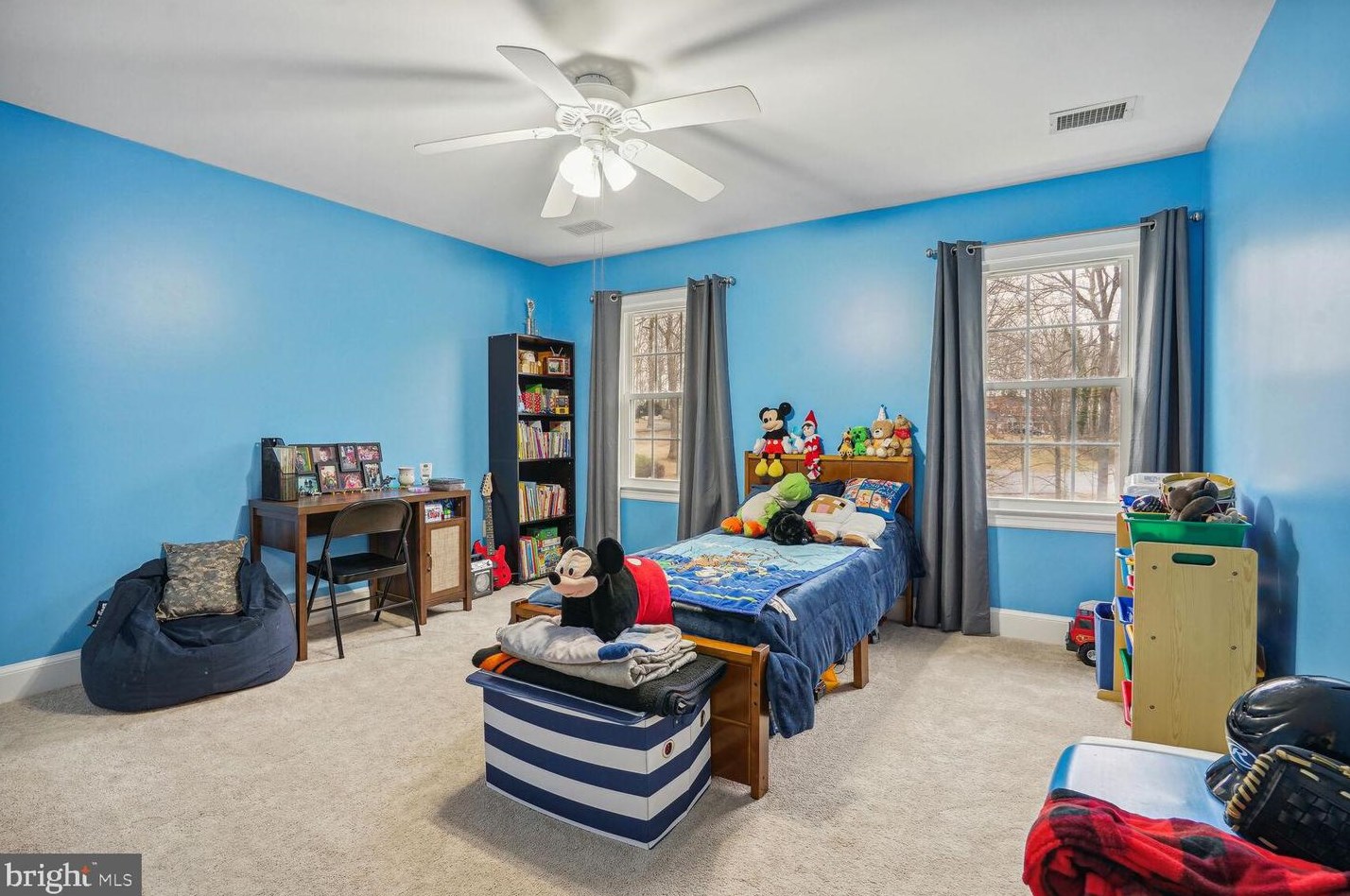 7438 Waters Pl, Warrenton VA  20187-7933 exterior