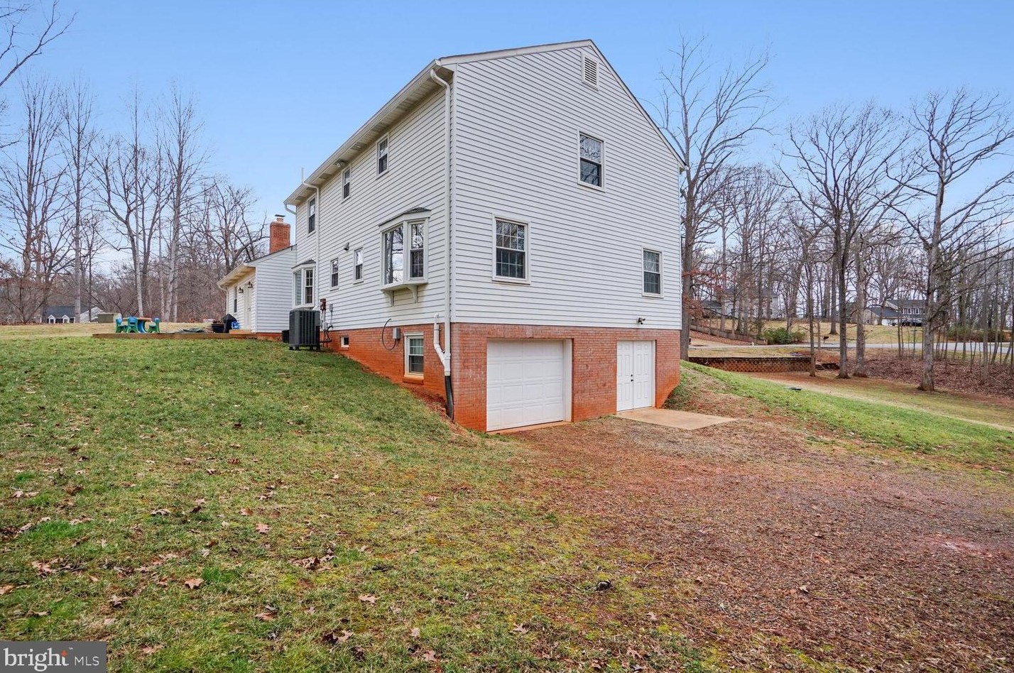 7438 Waters Pl, Warrenton VA  20187-7933 exterior