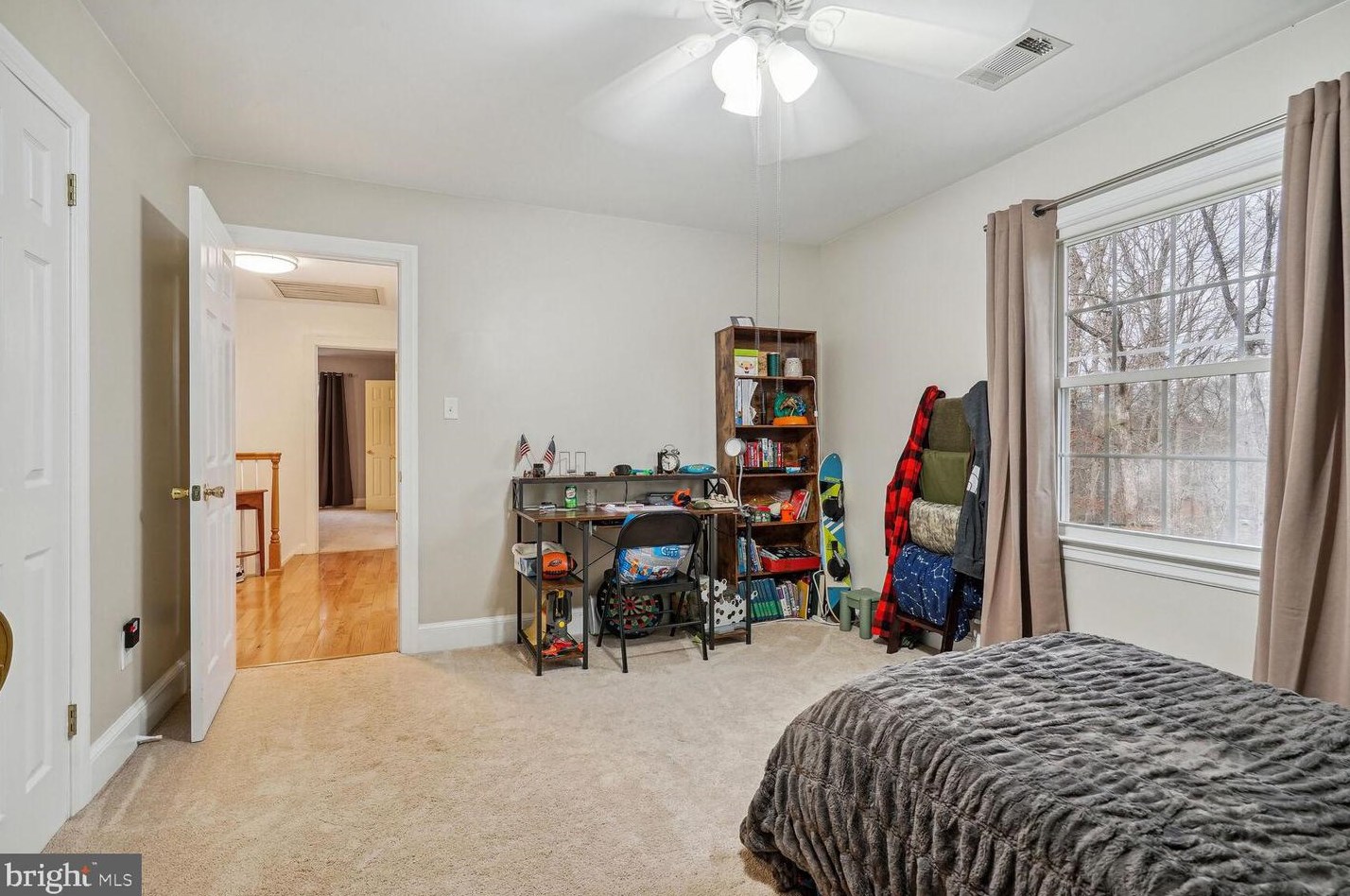 7438 Waters Pl, Warrenton VA  20187-7933 exterior