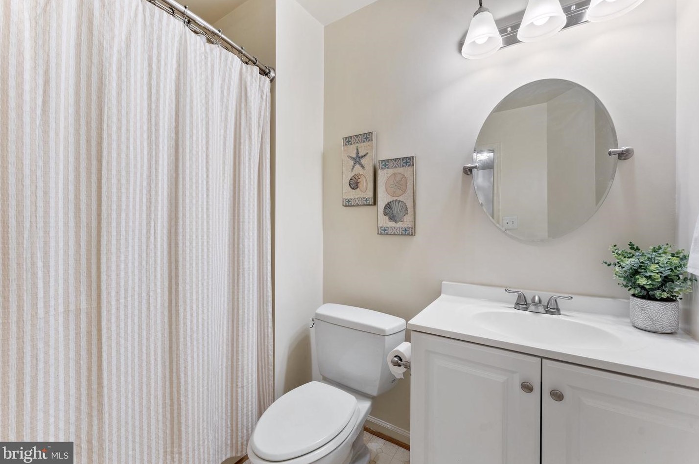 788 General Wallace Ct, Warrenton VA  20186-2111 exterior