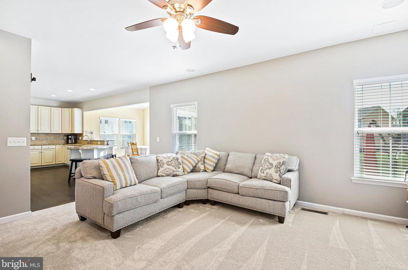 7389 Lake Willow Ct, Warrenton VA  20187-5834 exterior