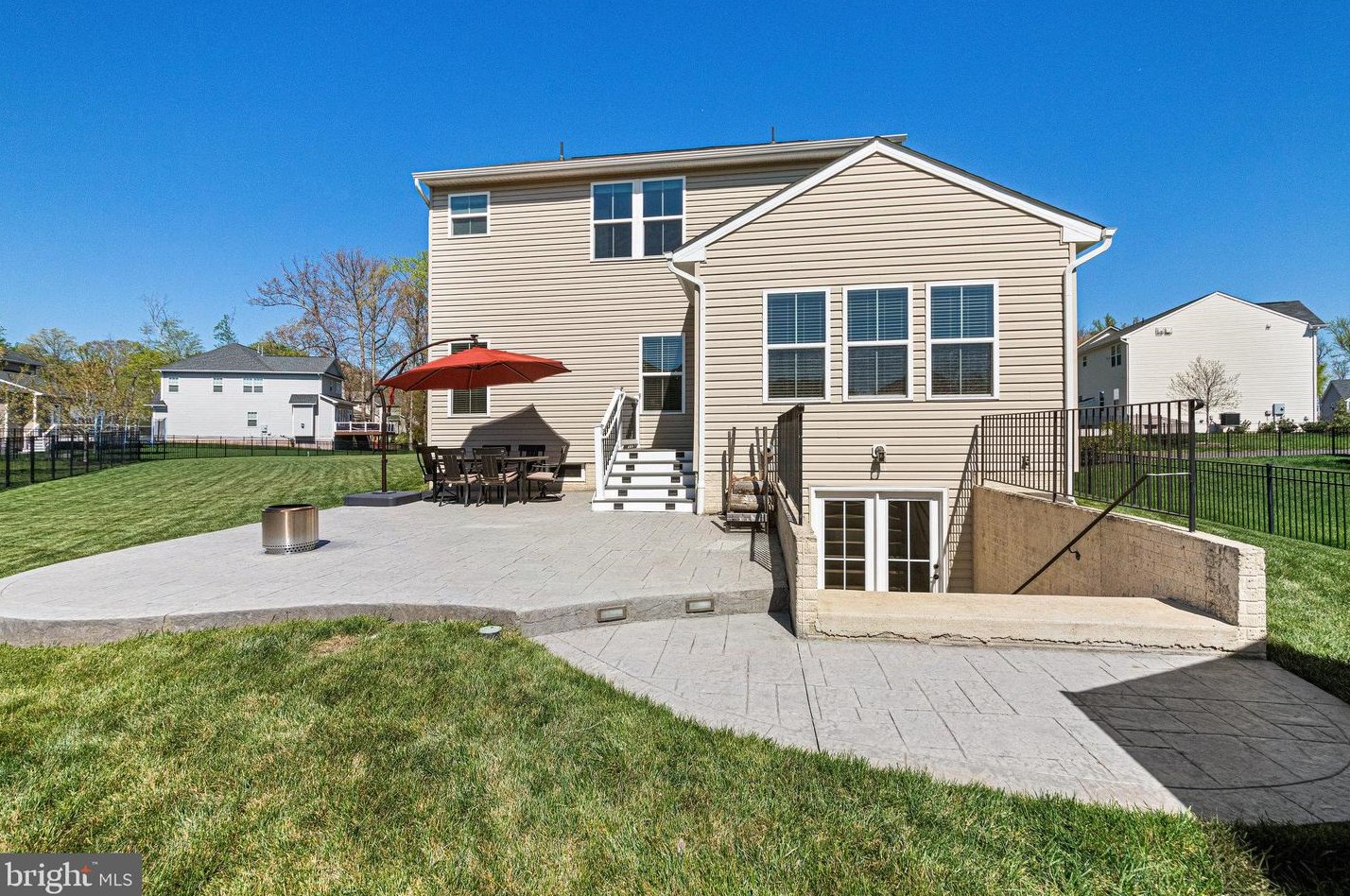 7389 Lake Willow Ct, Warrenton VA  20187-5834 exterior
