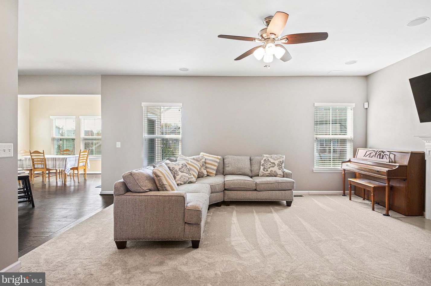 7389 Lake Willow Ct, Warrenton VA  20187-5834 exterior