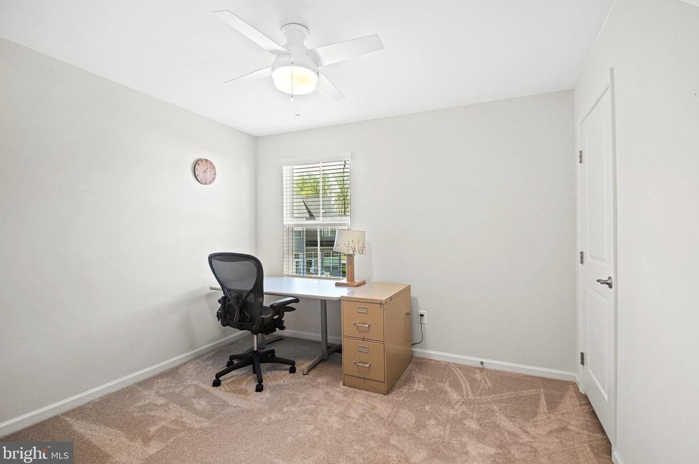 7389 Lake Willow Ct, Warrenton VA  20187-5834 exterior