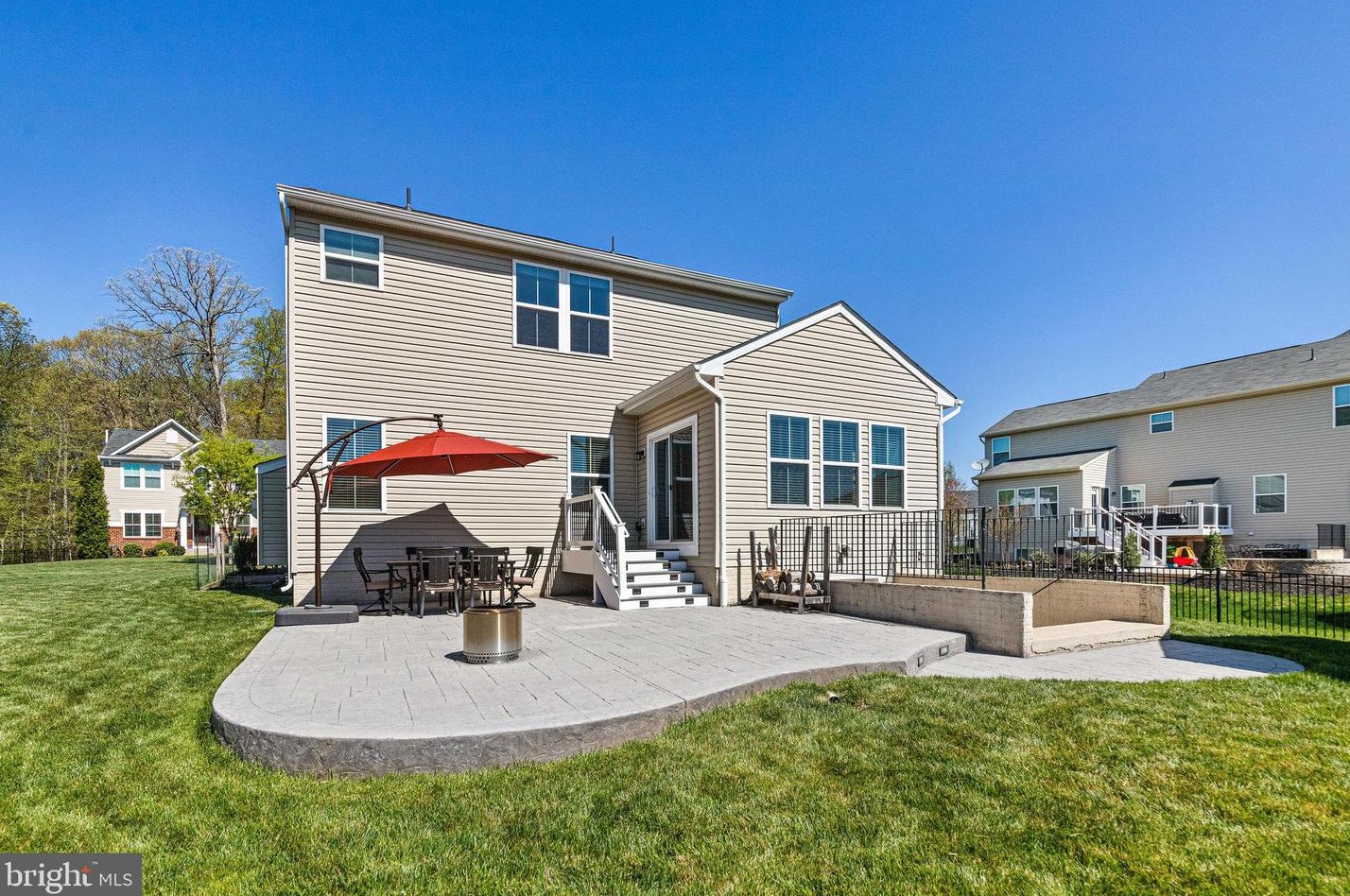 7389 Lake Willow Ct, Warrenton VA  20187-5834 exterior