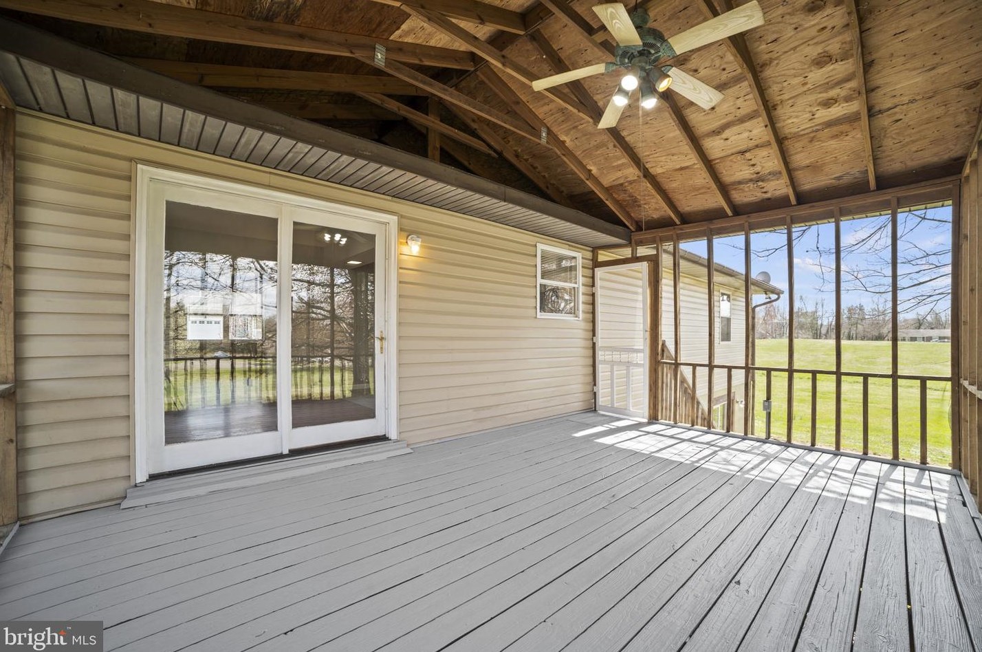 132 Moser Rd, Warrenton VA  20186-2715 exterior