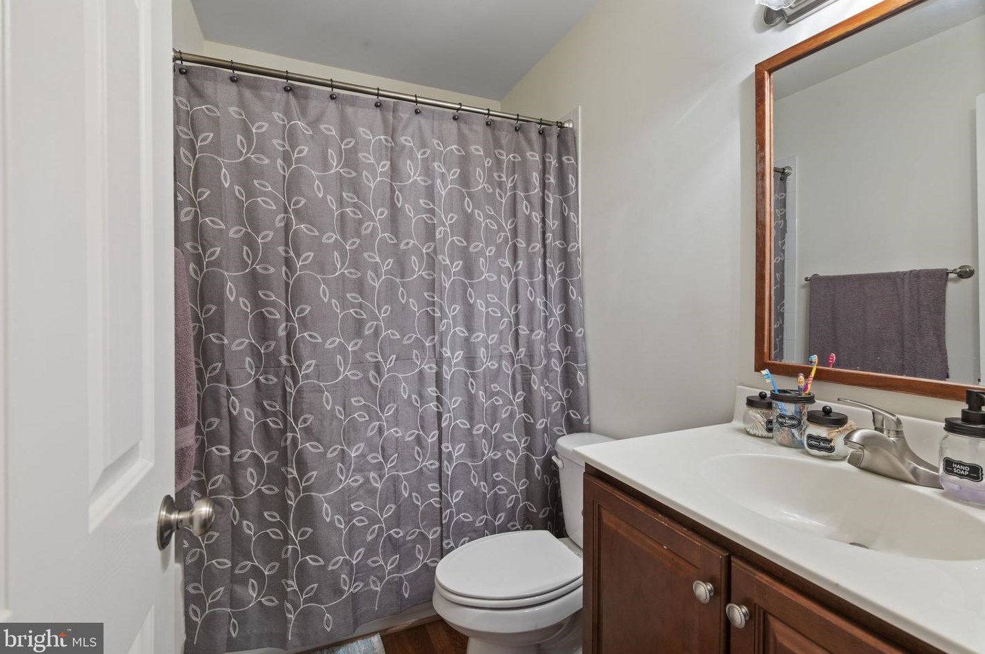 5650 Creekside Xing, Warrenton VA  20187-8812 exterior