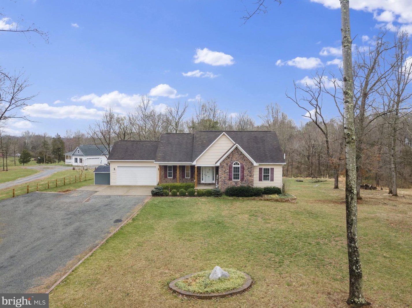 5650 Creekside Xing, Warrenton VA  20187-8812 exterior