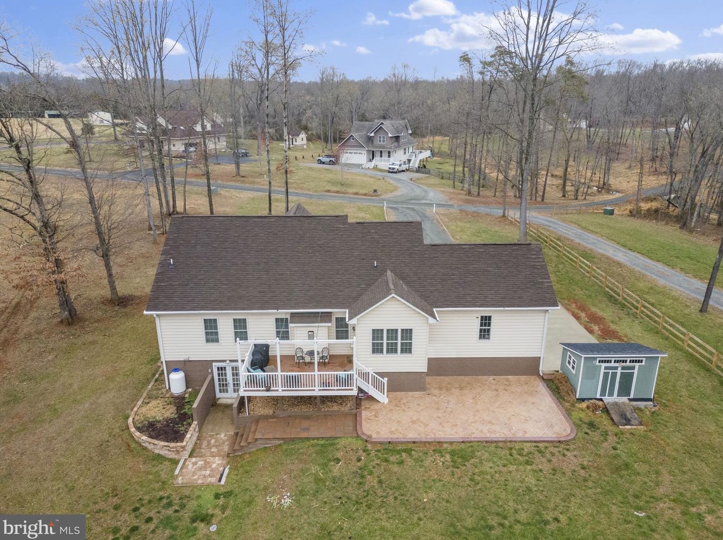 5650 Creekside Xing, Warrenton VA  20187-8812 exterior