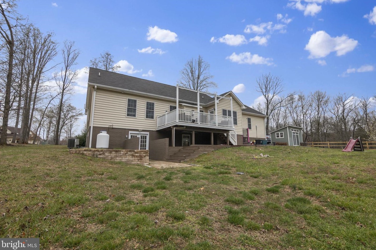 5650 Creekside Xing, Warrenton VA  20187-8812 exterior