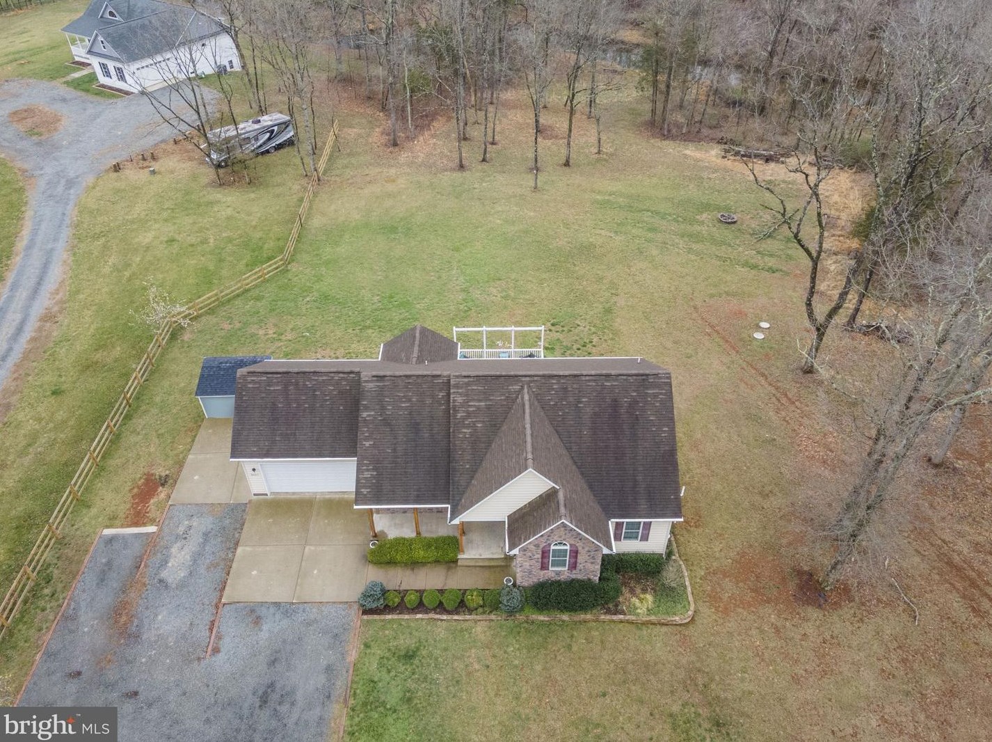 5650 Creekside Xing, Warrenton VA  20187-8812 exterior