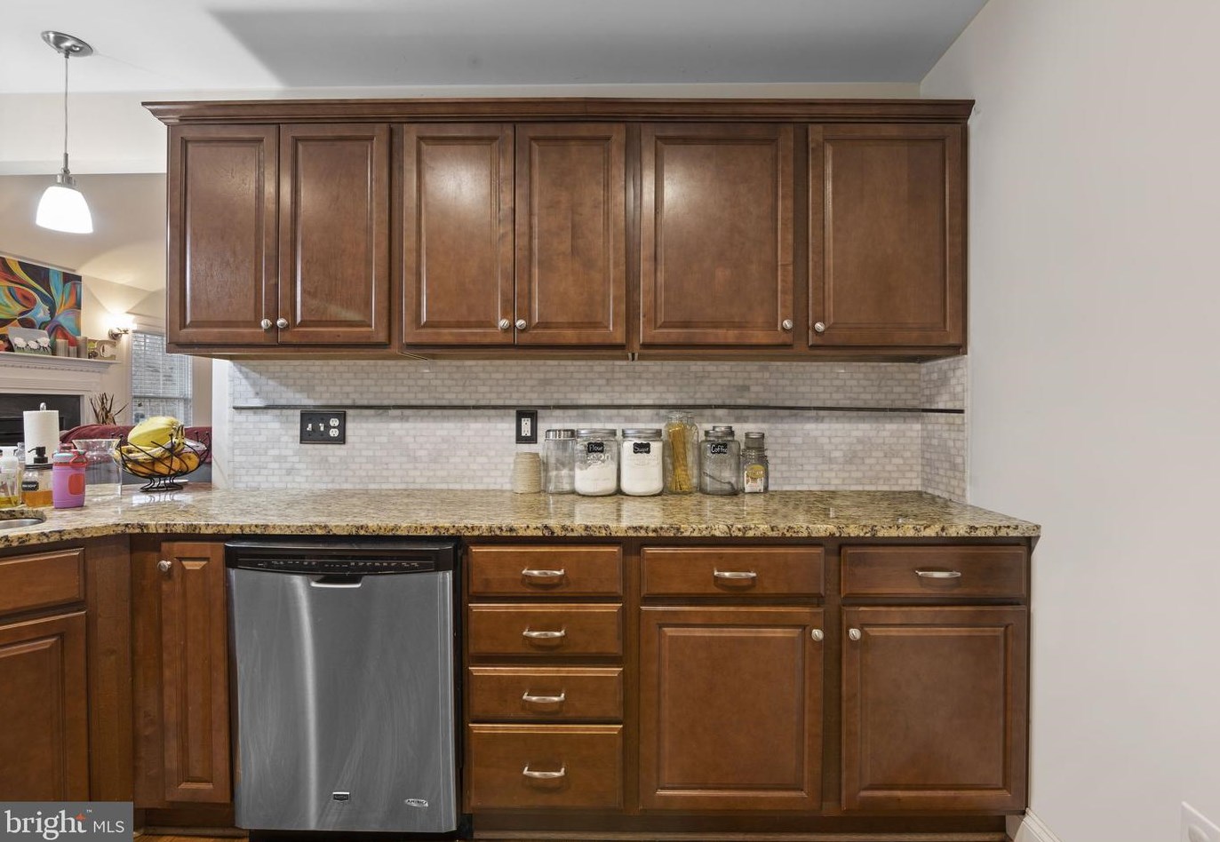 5650 Creekside Xing, Warrenton VA  20187-8812 exterior