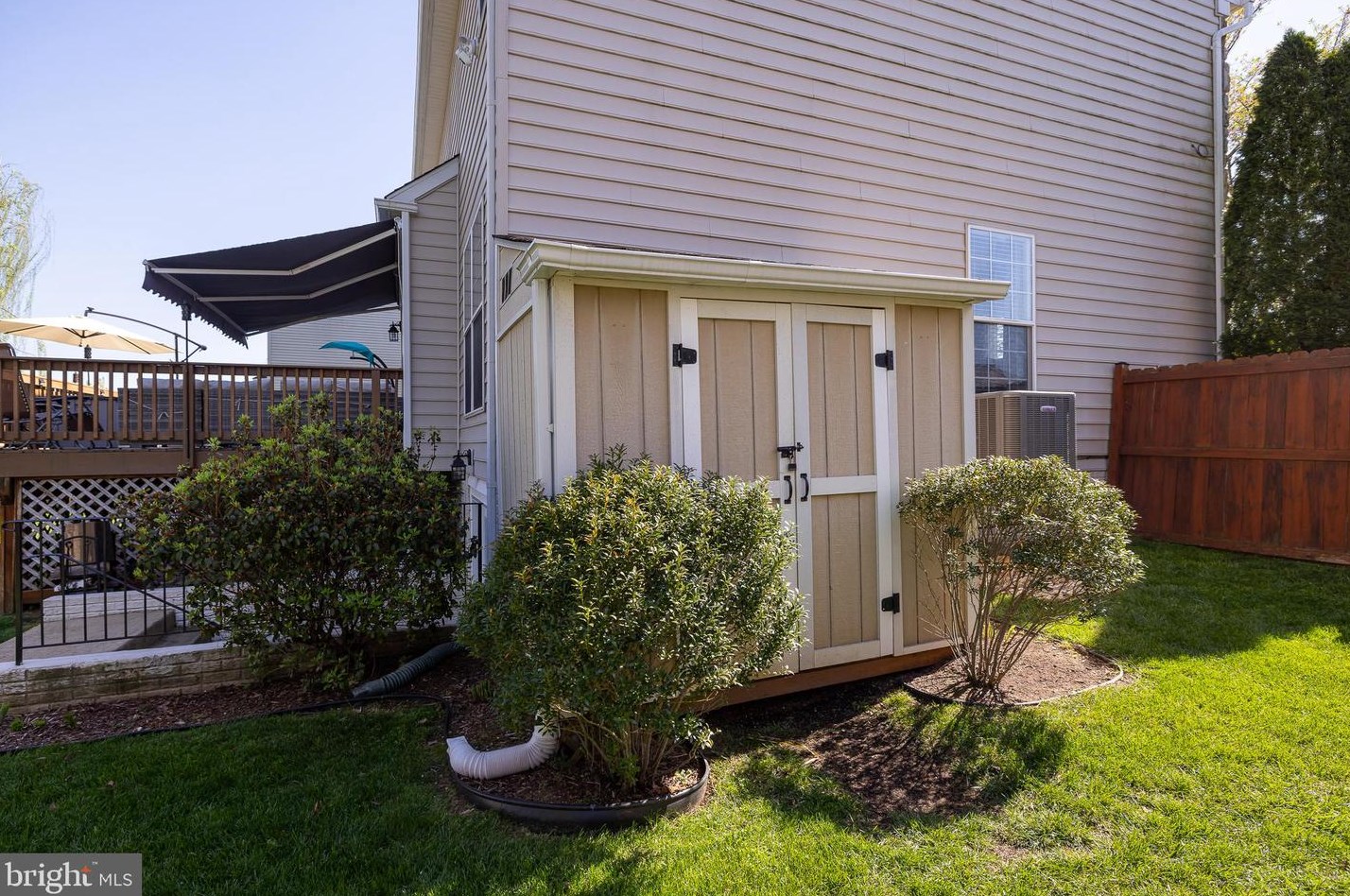 10819 Lord Chancellor Ln, Bealeton VA  22712-5625 exterior