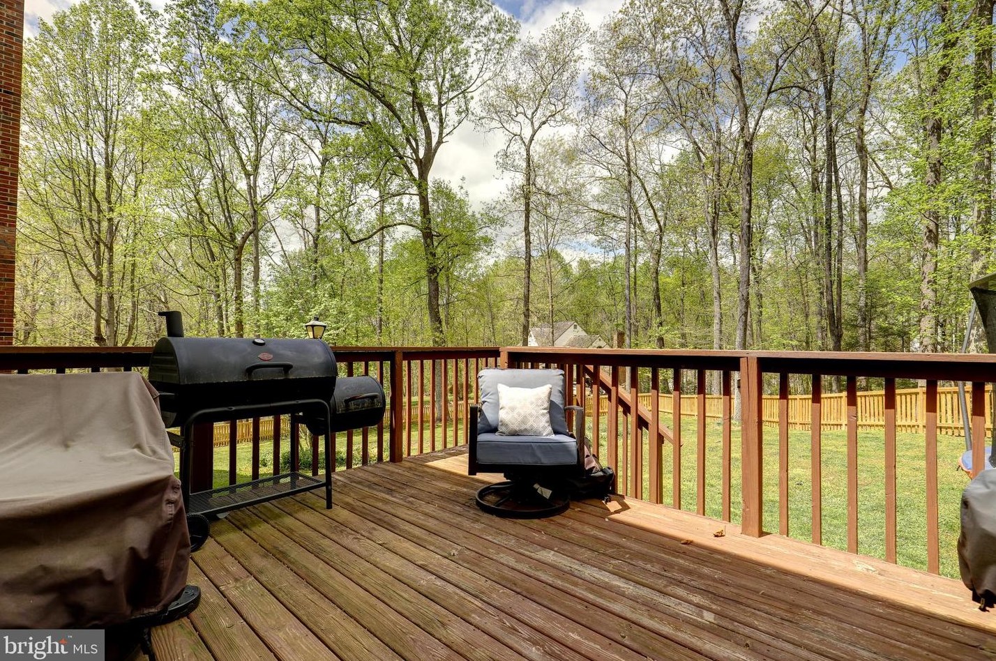 7096 Cumberland Dr, Warrenton VA  20187-4408 exterior