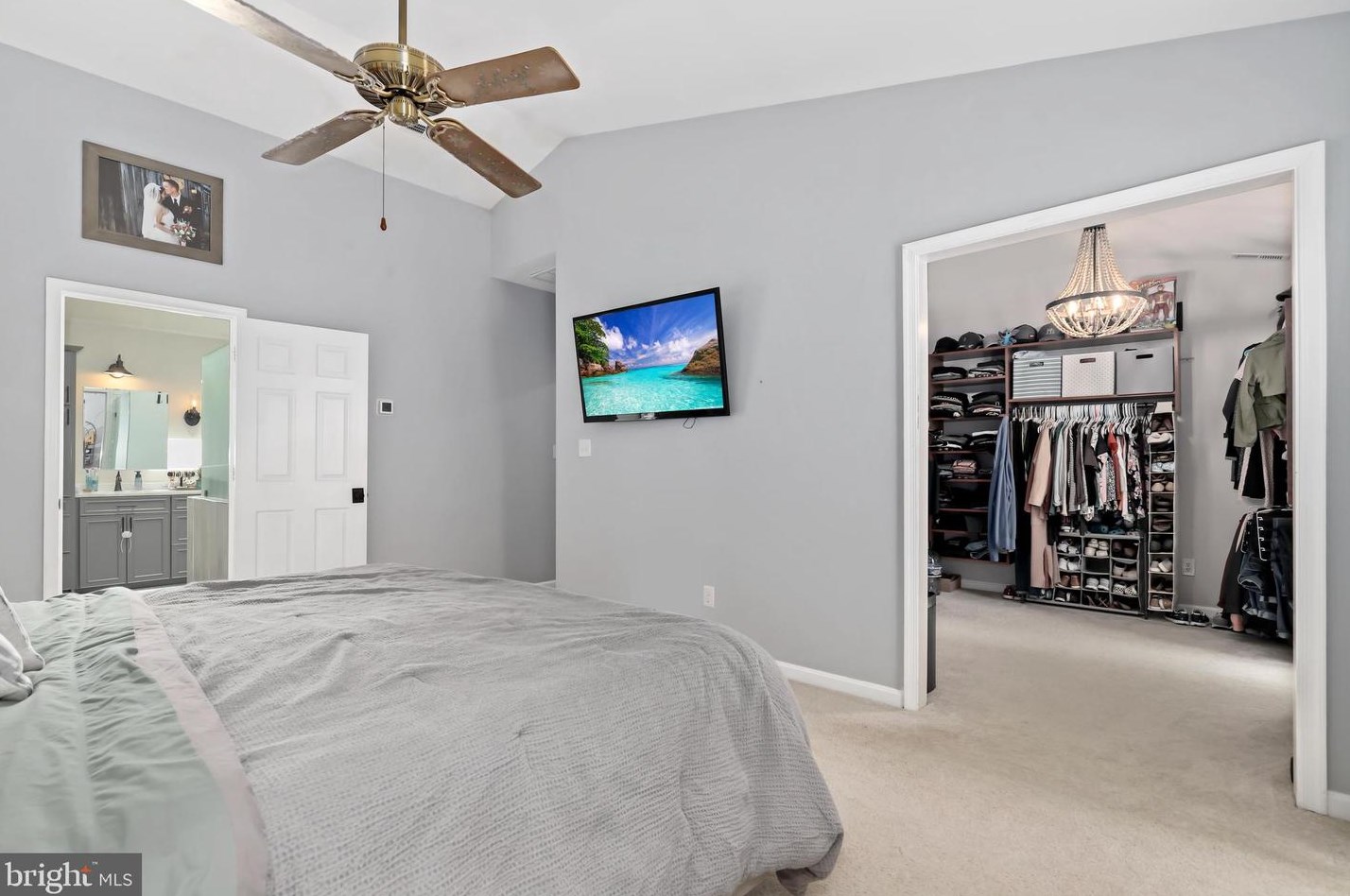 7096 Cumberland Dr, Warrenton VA  20187-4408 exterior