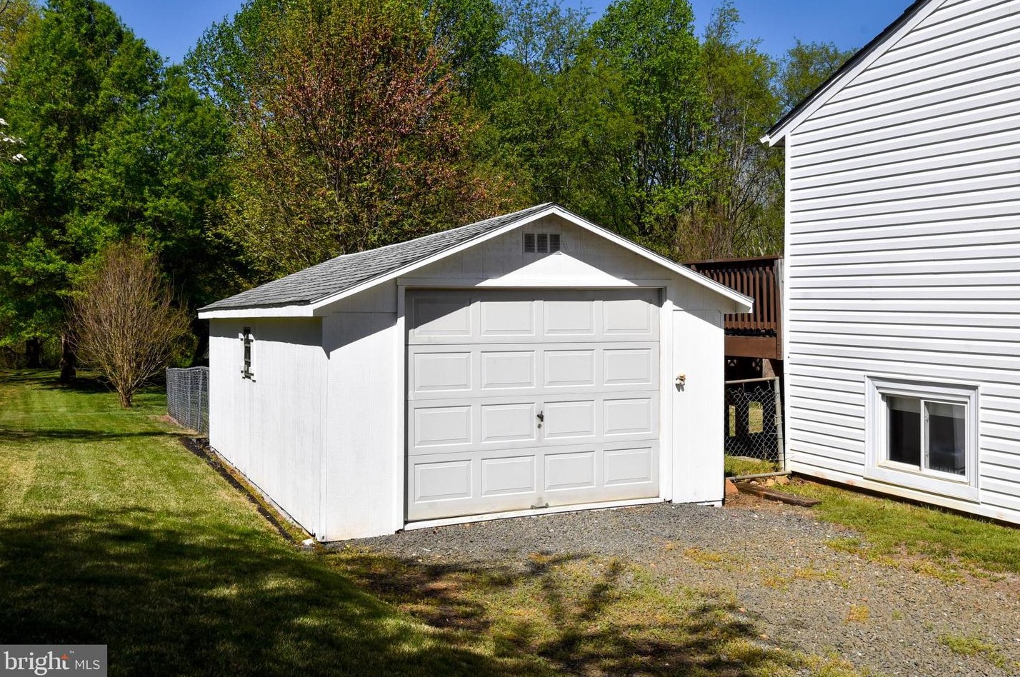 7474 Suncrest Dr, Warrenton VA  20187-9061 exterior