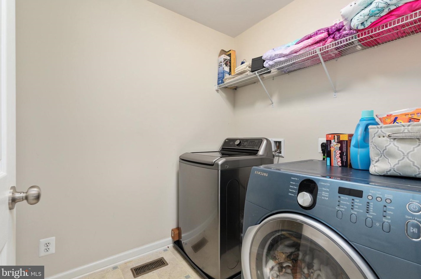 3717 Lilly Ln, Warrenton VA  20187-5841 exterior