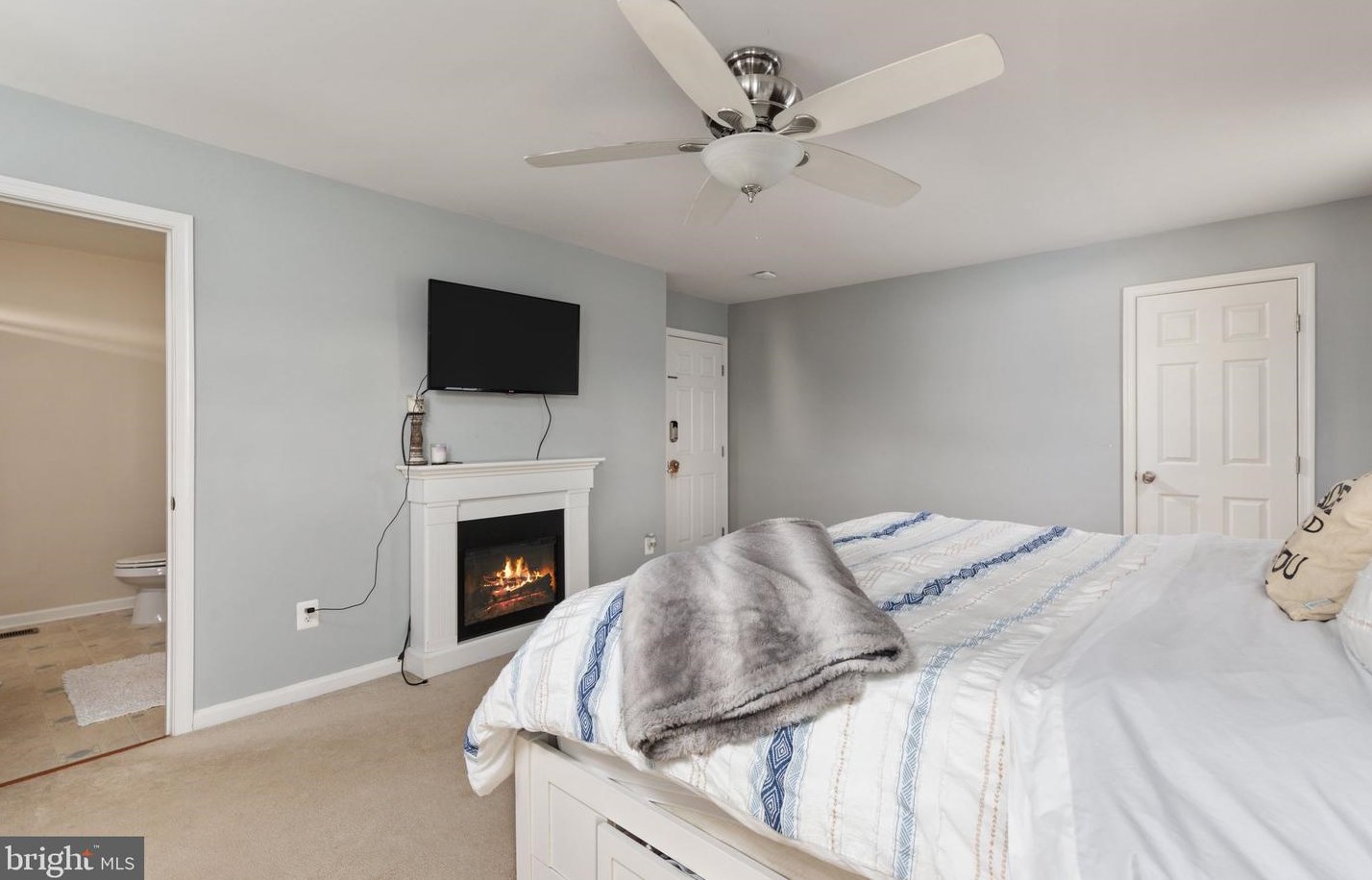 3717 Lilly Ln, Warrenton VA  20187-5841 exterior