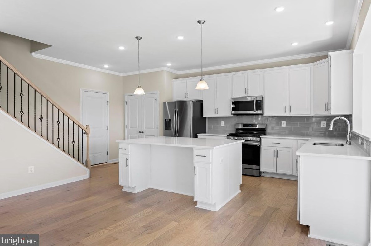 10465 Dowell Rd, Midland, VA 22728