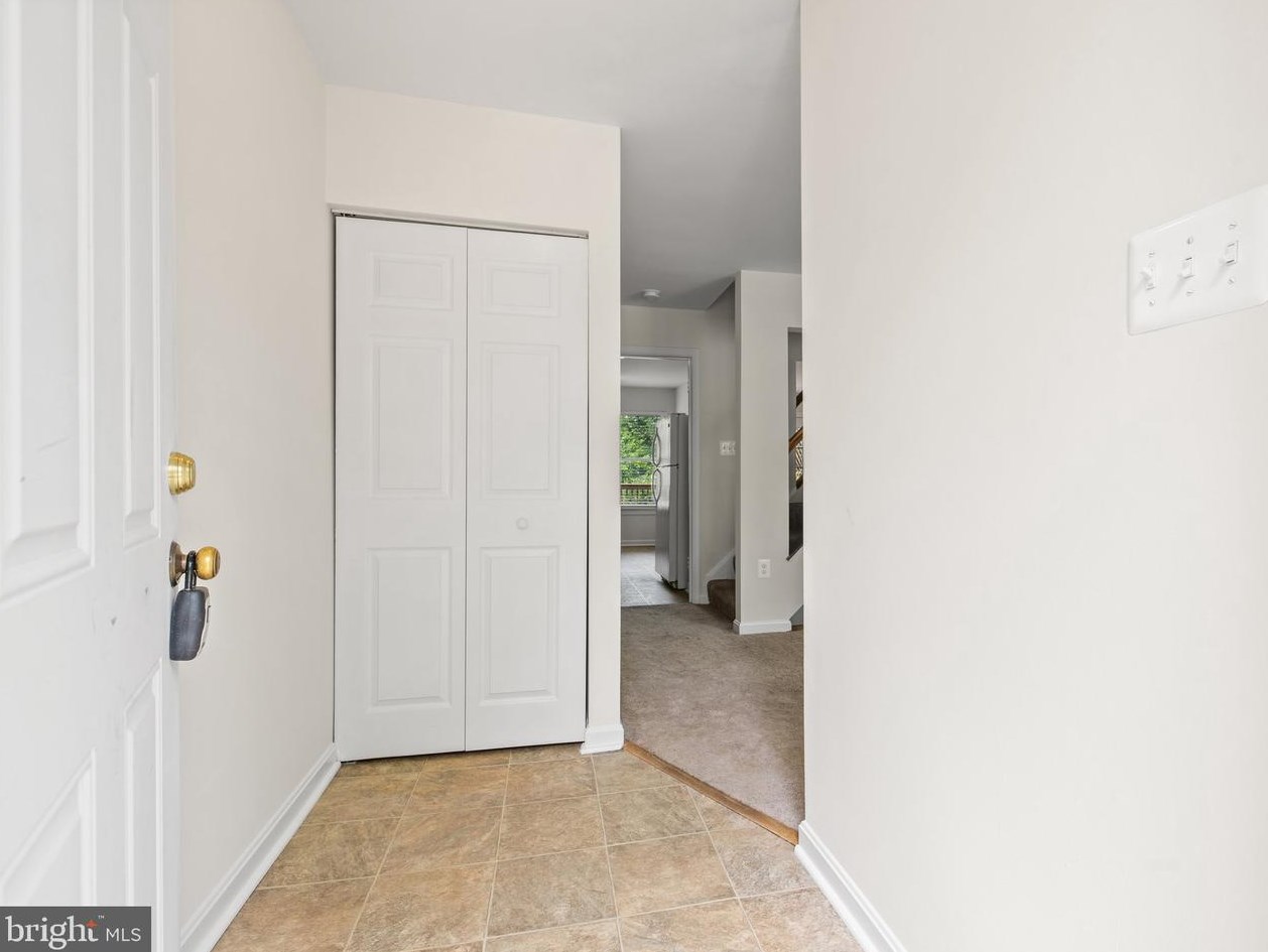 4 Falmouth Ct, Warrenton VA  20186-3648 exterior