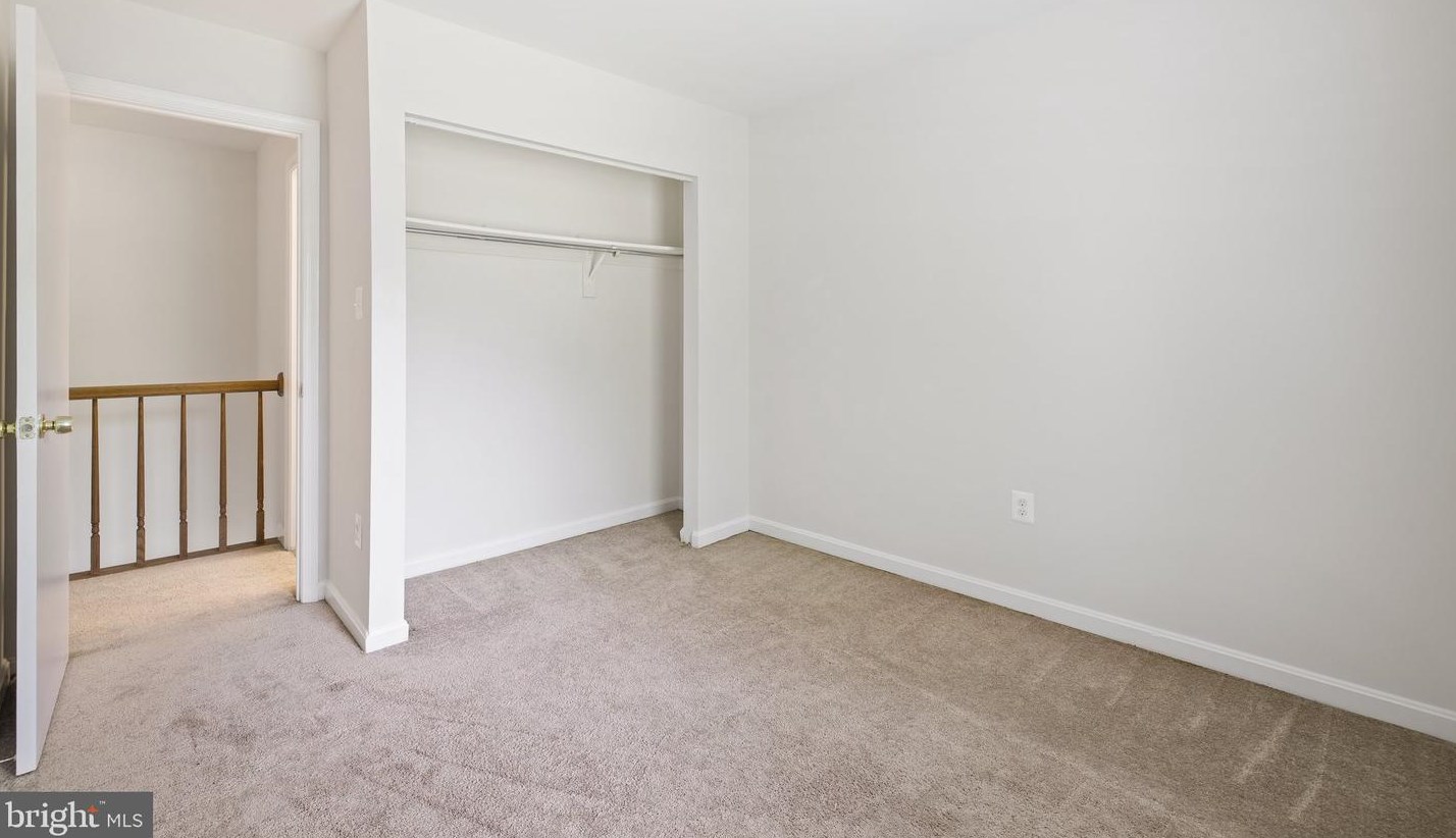 4 Falmouth Ct, Warrenton VA  20186-3648 exterior