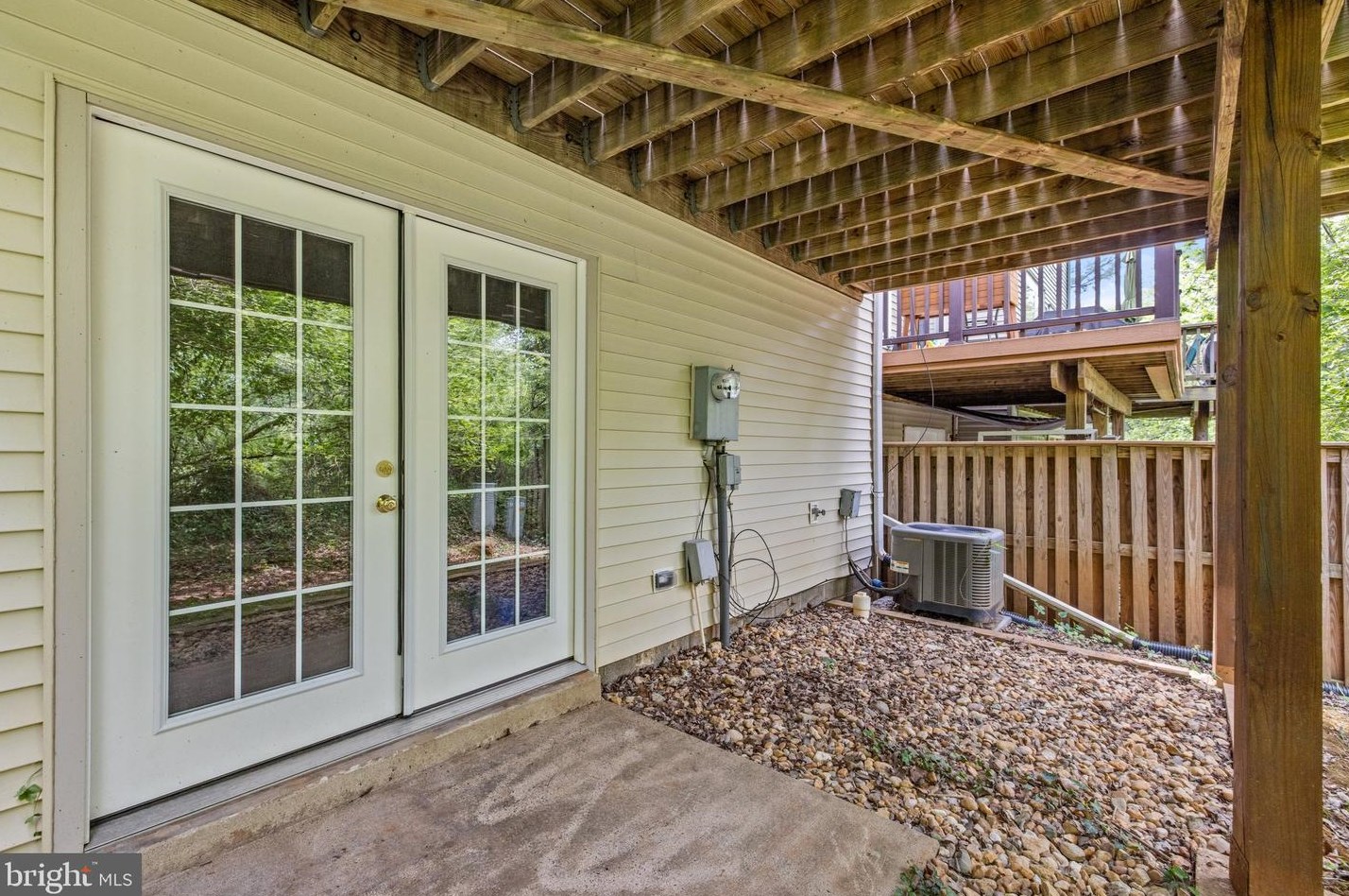 4 Falmouth Ct, Warrenton VA  20186-3648 exterior