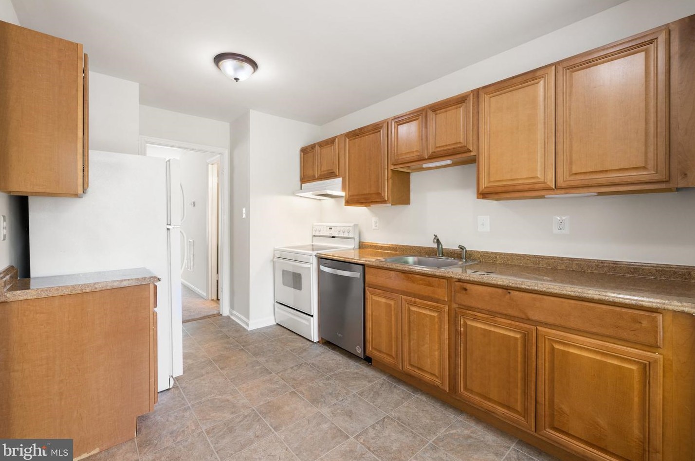 4 Falmouth Ct, Warrenton VA  20186-3648 exterior