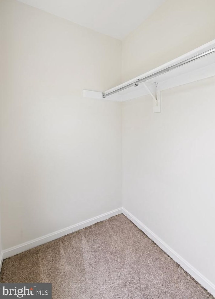 4 Falmouth Ct, Warrenton VA  20186-3648 exterior