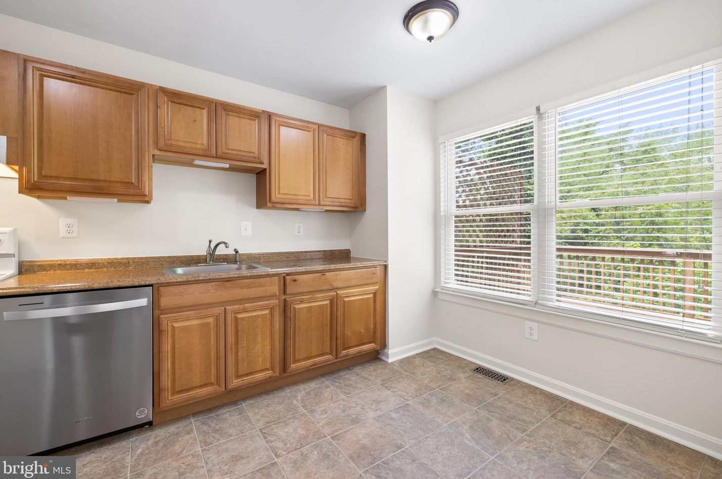 4 Falmouth Ct, Warrenton VA  20186-3648 exterior