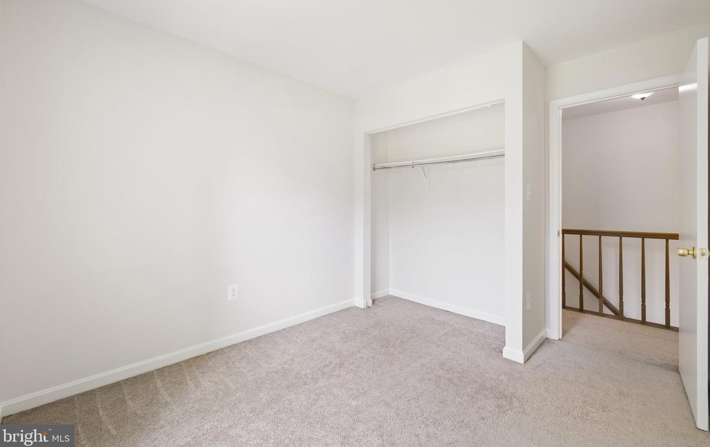 4 Falmouth Ct, Warrenton VA  20186-3648 exterior