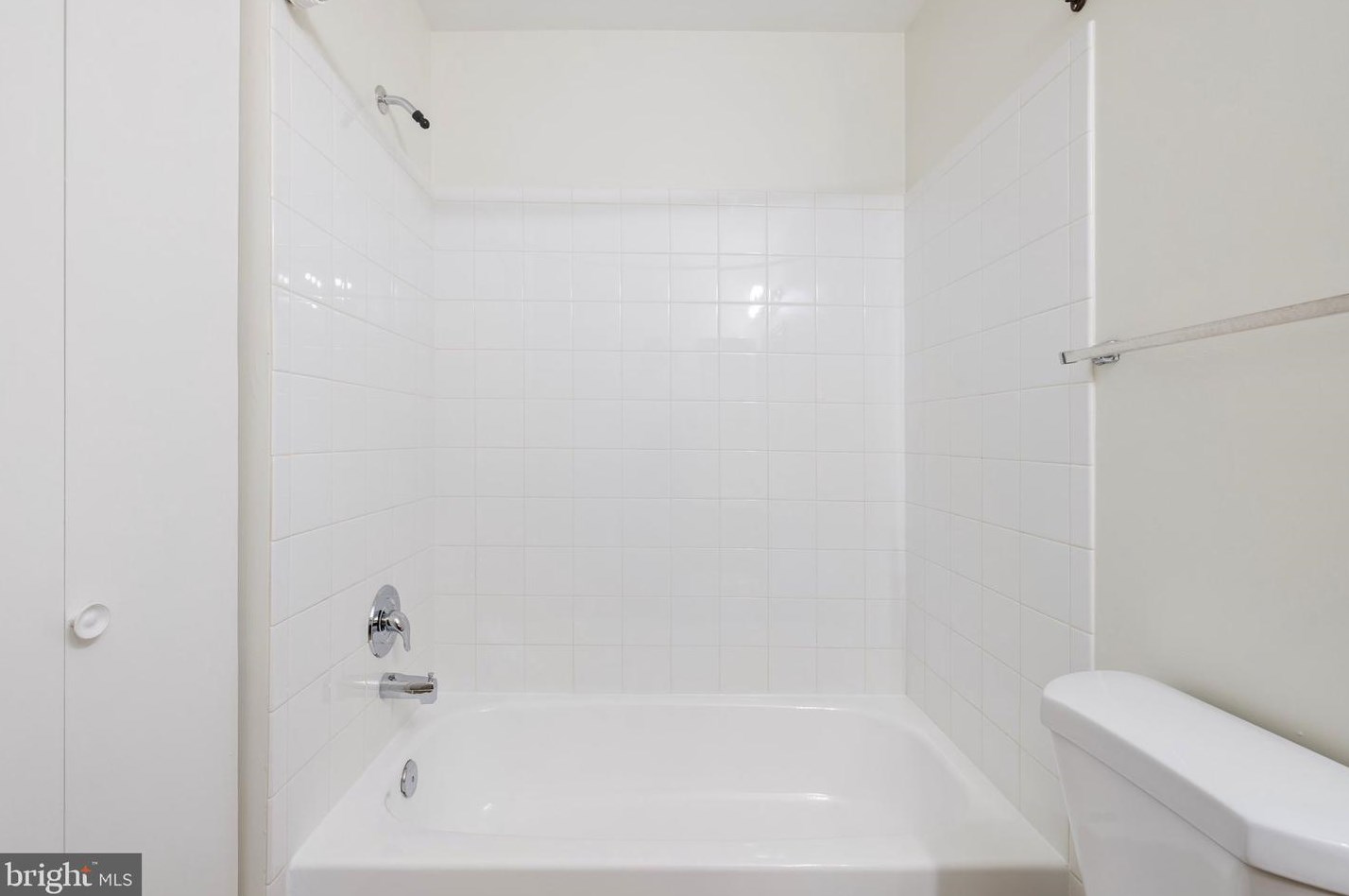 4 Falmouth Ct, Warrenton VA  20186-3648 exterior