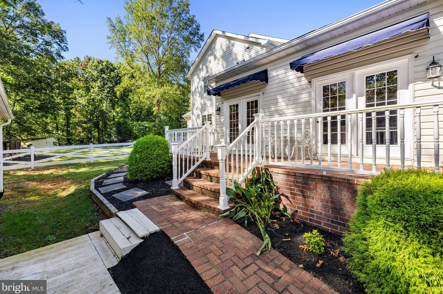 9732 Routts Hill Rd, Warrenton VA  20186-7839 exterior