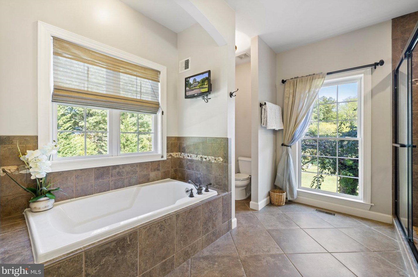 9732 Routts Hill Rd, Warrenton VA  20186-7839 exterior