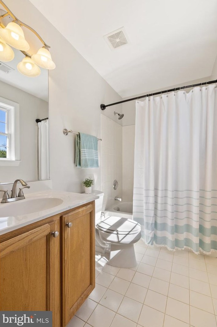 9732 Routts Hill Rd, Warrenton VA  20186-7839 exterior