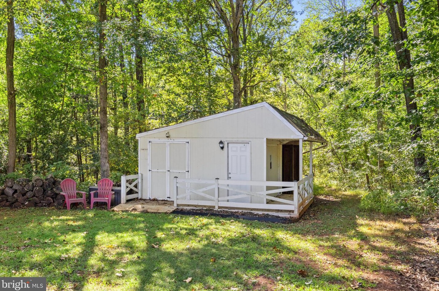 9732 Routts Hill Rd, Warrenton VA  20186-7839 exterior