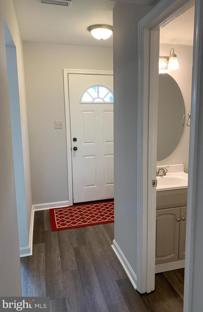 204 Aviary St, Warrenton VA  20186-3646 exterior