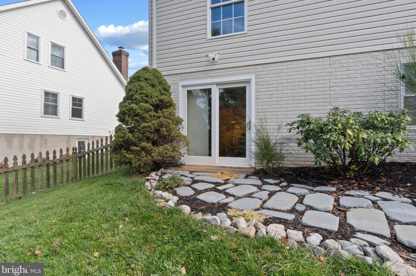 98 Fairfax St, Warrenton VA  20186-2701 exterior