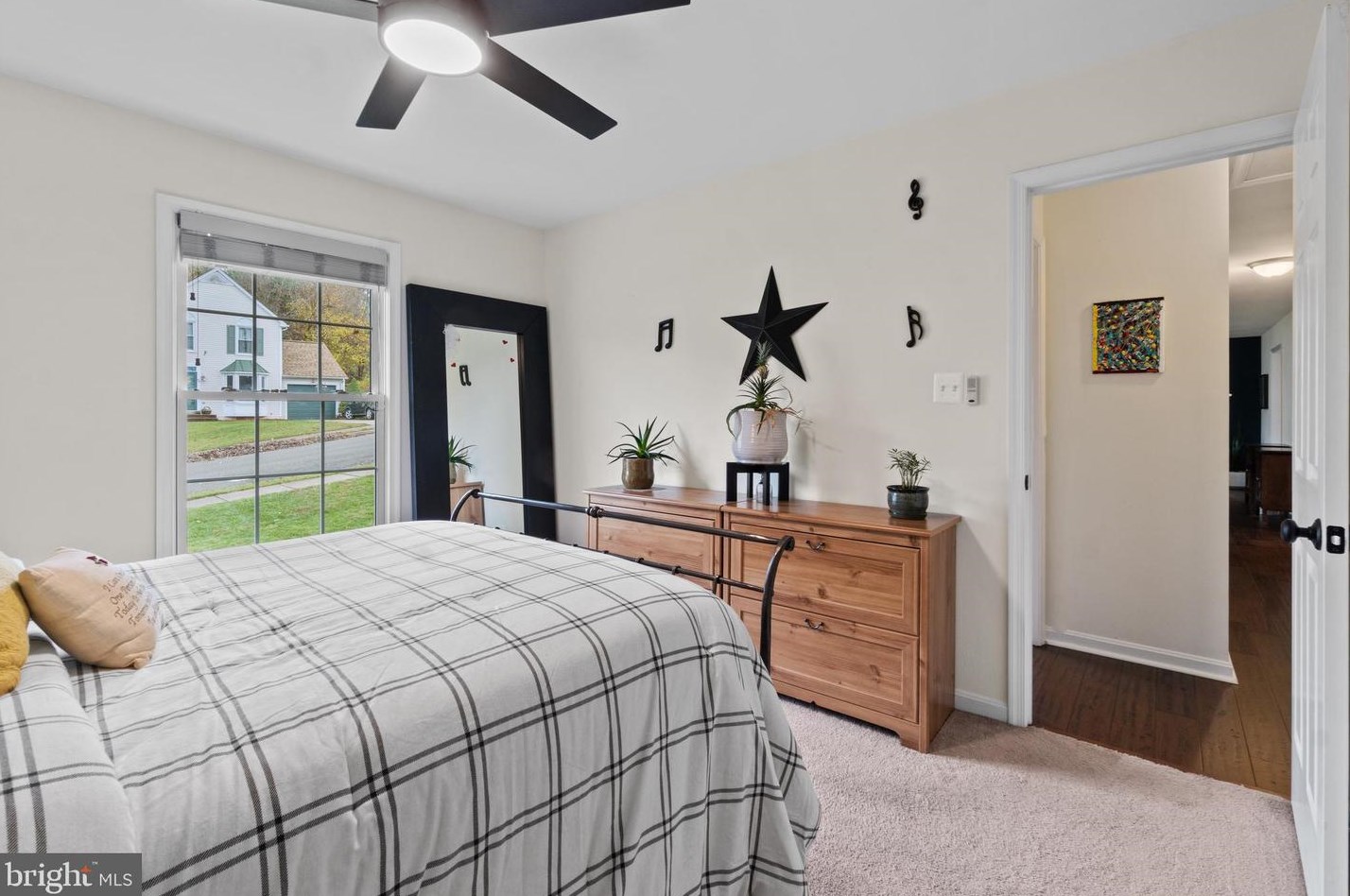 98 Fairfax St, Warrenton VA  20186-2701 exterior