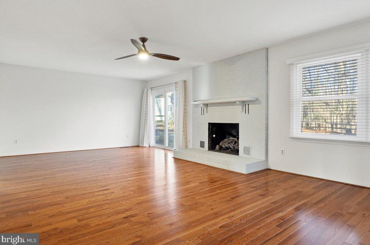 7377 Stuart Cir, Warrenton VA  20187-4551 exterior