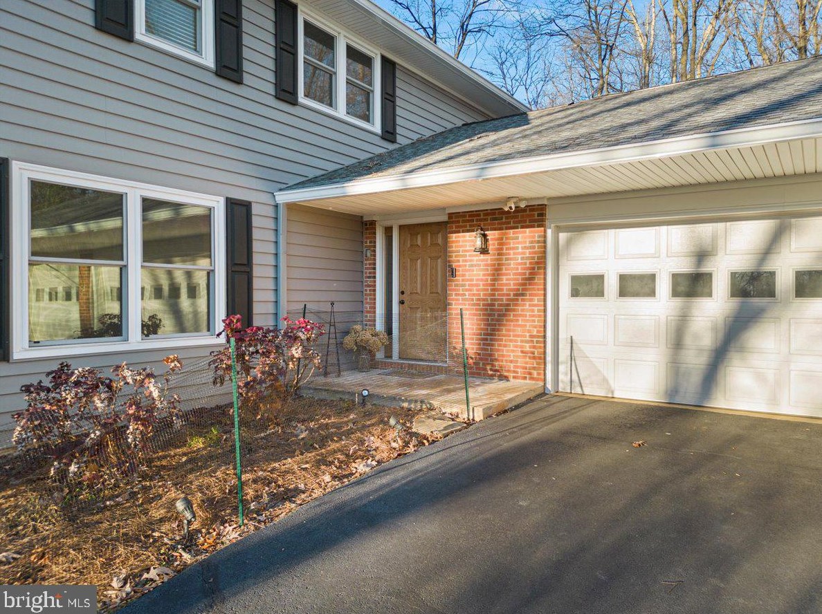7377 Stuart Cir, Warrenton VA  20187-4551 exterior