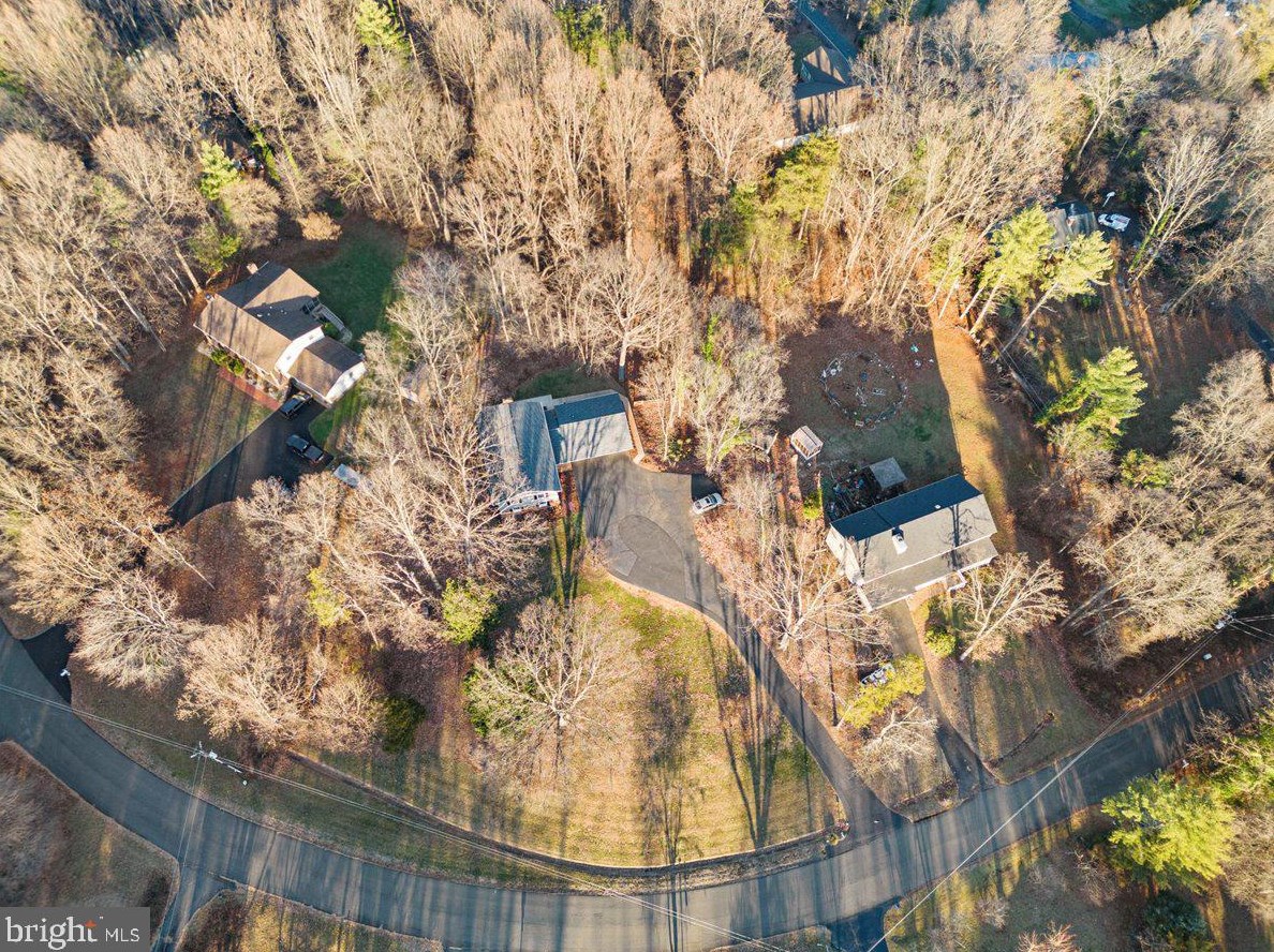 7377 Stuart Cir, Warrenton VA  20187-4551 exterior