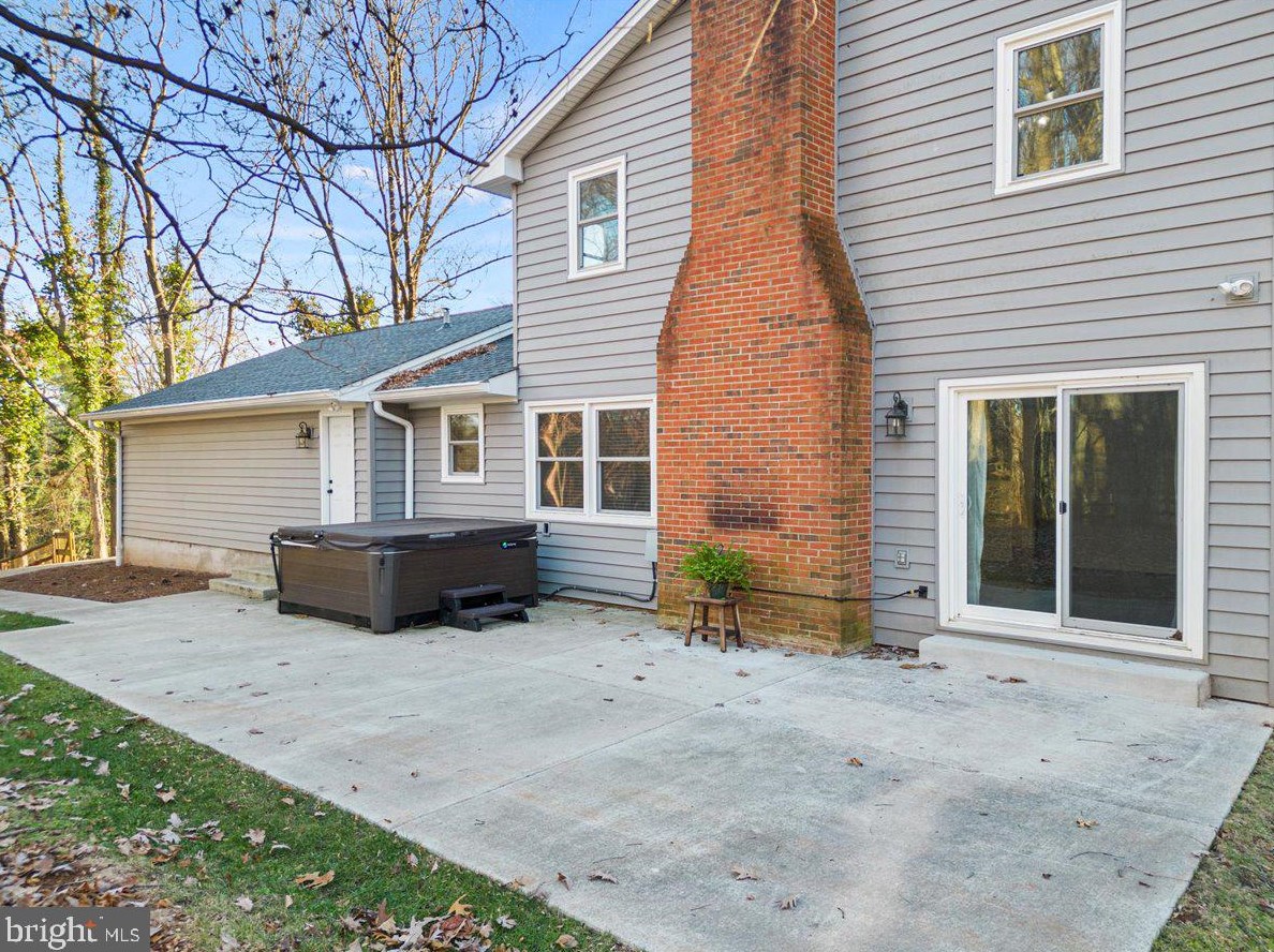 7377 Stuart Cir, Warrenton VA  20187-4551 exterior