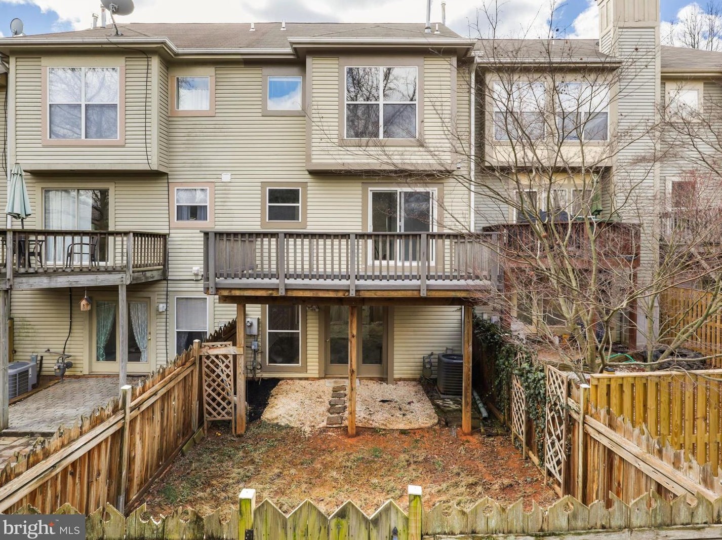 137 Coppermill Dr, Warrenton VA  20186-2138 exterior